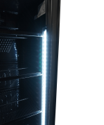RÉFRIGÉRATEUR 1 PORTE EN VERRE 382L NOIR SANS CANOPY - Combisteel – Image 4