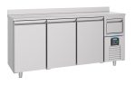 600 TABLE RÉFRIGÉRÉE 3 PORTES AVEC TIROIR POUR CAFÉ - Combisteel
